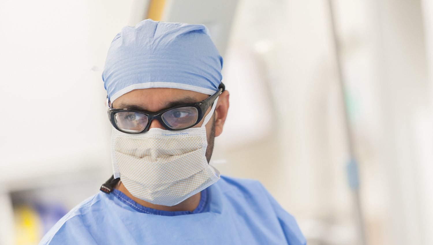 cardiology surgeon wearing a mask in surgery theater, get with the guidelines heart failure